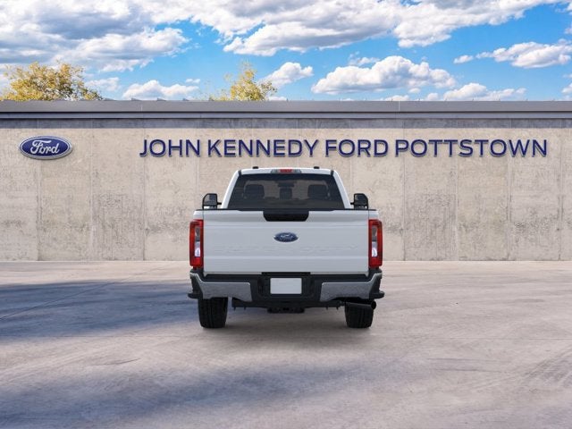 2026 Ford Super Duty F-350 SRW XLT 4WD Reg Cab 8' Box