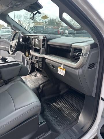 2026 Ford F-350SD Chassis Commercial