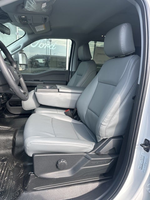 2026 Ford F-350SD Chassis Commercial