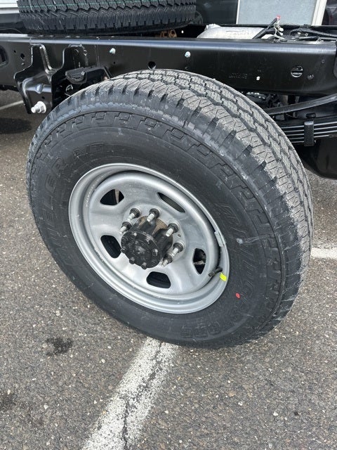 2026 Ford F-350SD Chassis Commercial