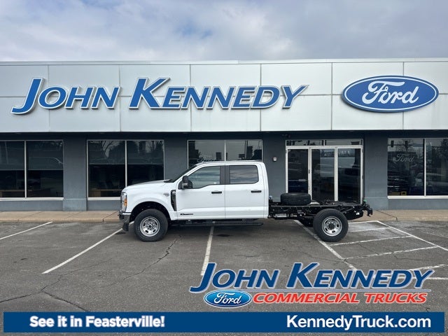 2026 Ford F-350SD Chassis Commercial