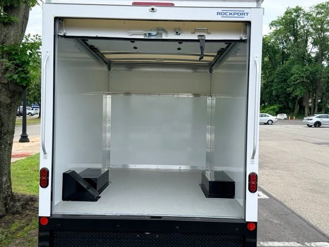 2027 Ford E-350SD Base Cutaway