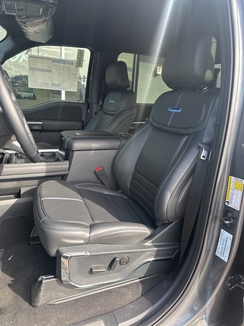 2025 Ford F-350SD Platinum pickup