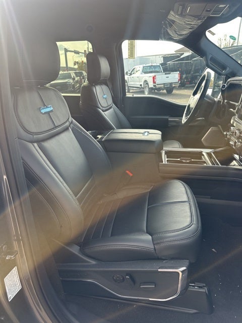 2025 Ford F-350SD Platinum pickup